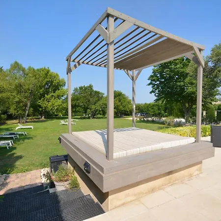 B&B Le Mas Julien piscine chauffée adult only-3
