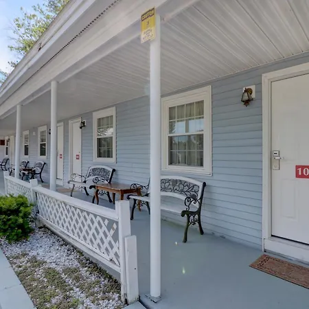 Brookside Inn & Cottages-3