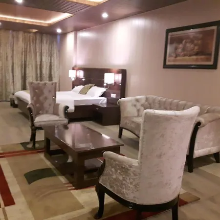 Maple Leaf Hotel-3