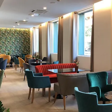 Hotel Apolonia Paris Montmartre; Sure Hotel Collection By Best Western-3