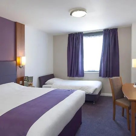 Premier Inn Cobham-3