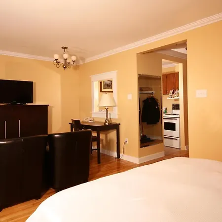 Grenfell Heritage Hotel & Suites-2