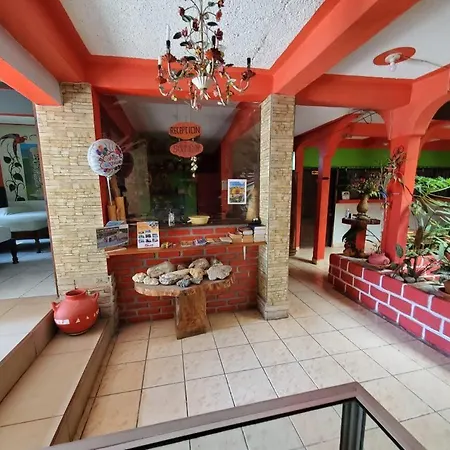Hotel & Hostal Yaxkin Copan-2