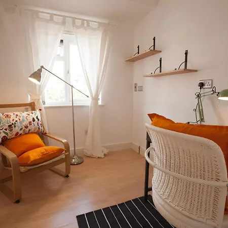 Tooting Rooms & Studio By Primecityhosts-2