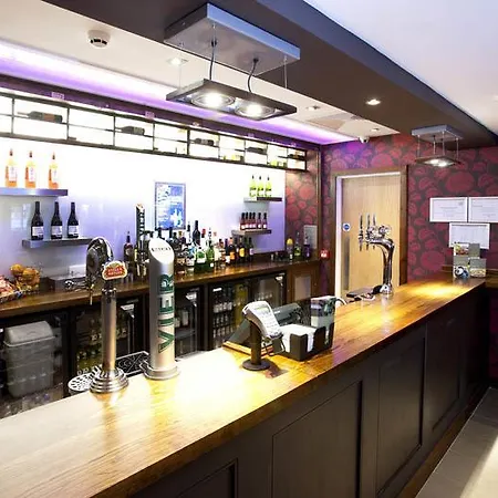 Premier Inn Inverness Centre - River Ness-3