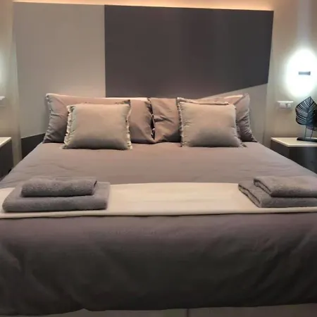 Room Sweet Room 2-2
