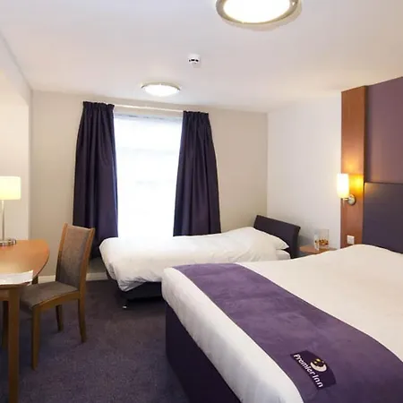 Premier Inn Falkirk East-3