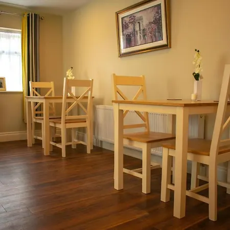Drumlanaught Cottage Farnham-2