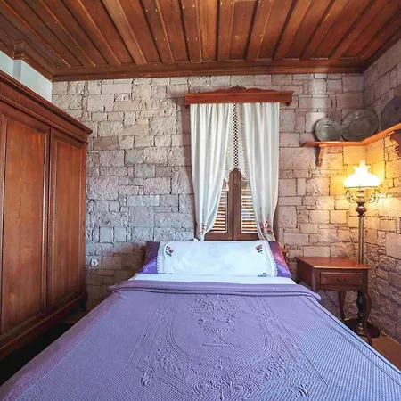 Cunda Tas Konak Otel-3