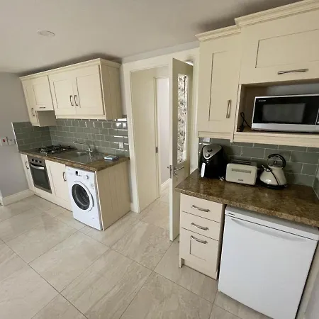 Drumlanaught Cottage Farnham-3