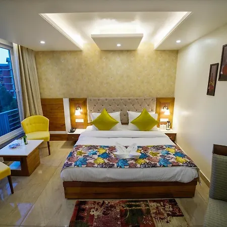 Abhilashi Residency & Spa - Centrally Heated & Air Cooled-3