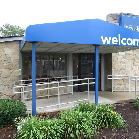 Travelodge By Wyndham Lansing-3