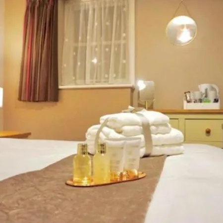 Stratton Cottage Guesthouse-2