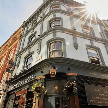 The Kings Arms Pub & Boutique Rooms-3