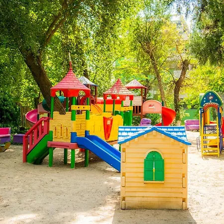Hotel Majestic Mamaia Half Board & All Inclusive-3
