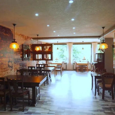 Hotel Restaurant Zum Valwiger Herrenberg-3