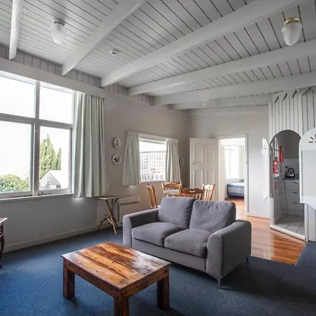Battery Point Manor-3