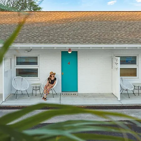 Rye Motor Inn - Oceanfront, Walk To Beach (Adults Only)-2