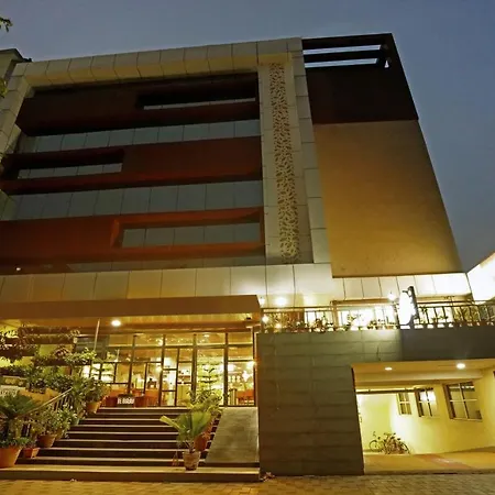 Treebo Lazystay Grand Patia-2