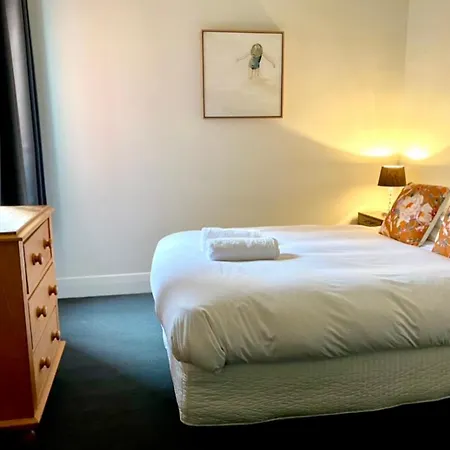 The Barkly Bistro Bar & Accommodation-3