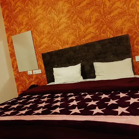 Hotel Hollywood-3