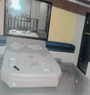 Lips Motel (Adults Only)-3