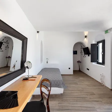 Pearl Of Caldera Oia - Boutique Hotel By Pearl Hotel Collection-3