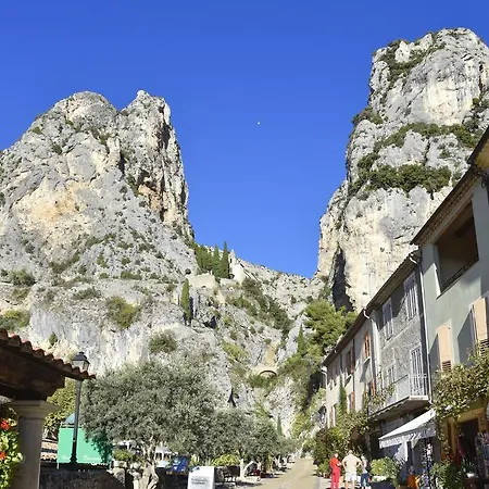 Le Relais A Moustiers-3
