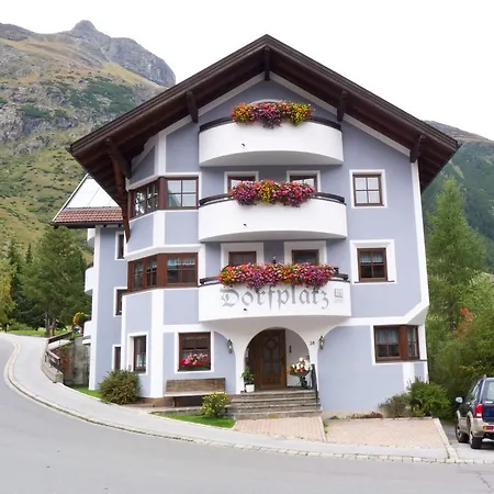 Haus Dorfplatz-2