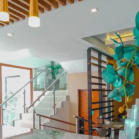 Vivien'S Hotel-2
