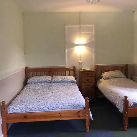 The Falcon Inn Retreat-2