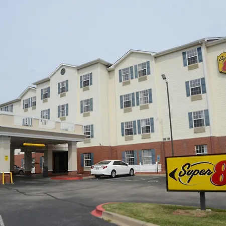 Super 8 By Wyndham Louisville/Expo Center-3