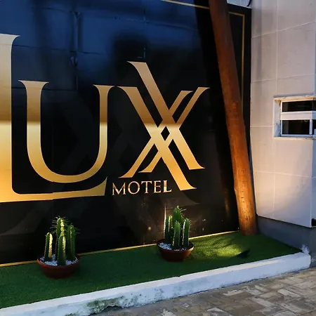 Lux Motel-2