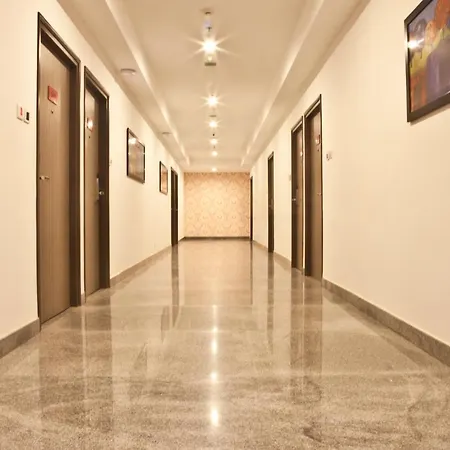 Hotel Sabareesh Park-3