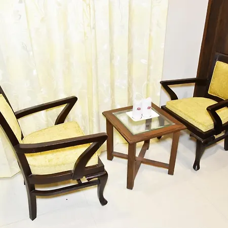 Hotel Hollywood Heights Near Railway Station-2