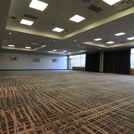 Hampton Inn & Suites Airdrie-2