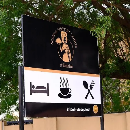 Selina Airport Lodge #Emzini-2