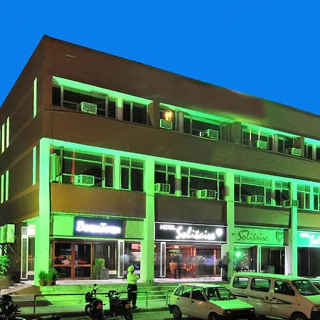 Hotel Solitaire Chandigarh - 10 Mins From Railway Station-2