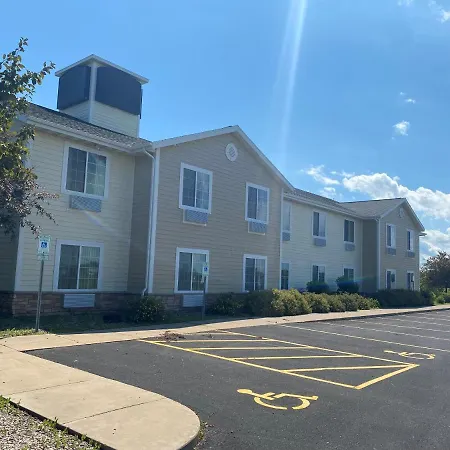 Americinn By Wyndham Oshkosh-3