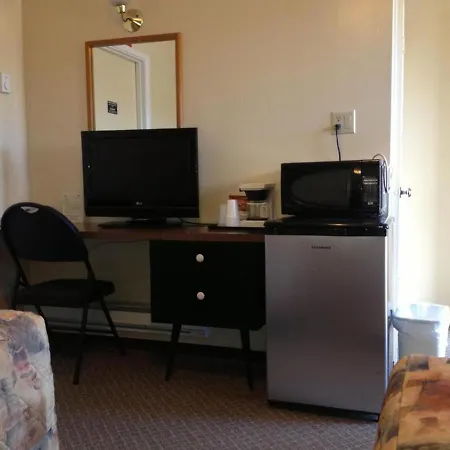 Redwood Motel-2