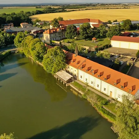 Hotel Certousy-3