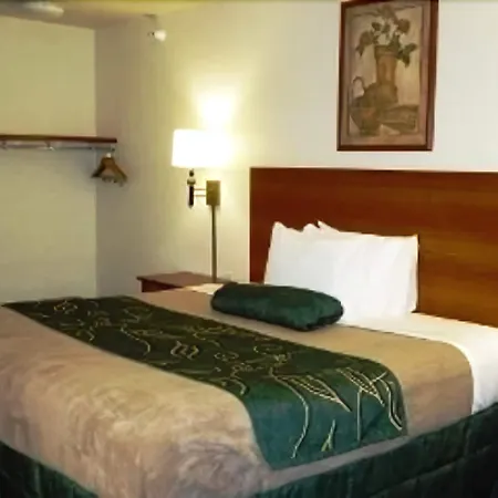 Travelodge By Wyndham Pecos-3