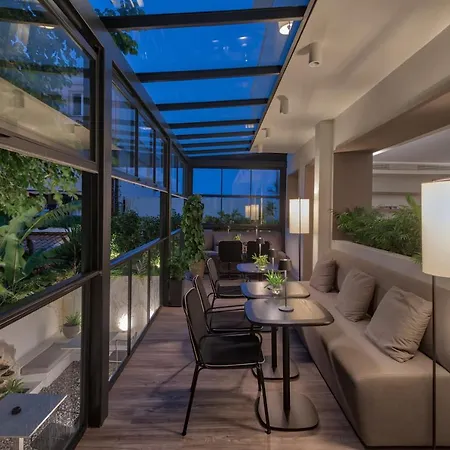 Bitzaro Boutique Hotel-3
