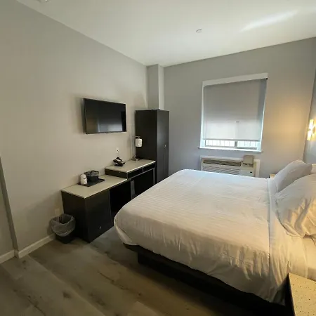King Hotel Brooklyn Sunset Park-3