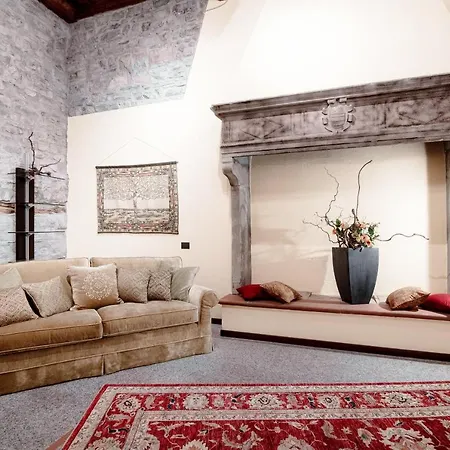 Historical Suites By "The House Of Travelers"-3