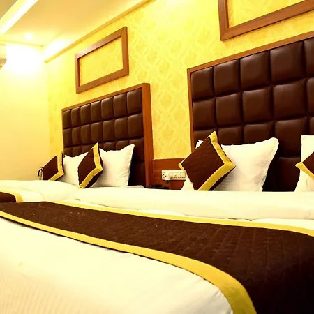Hotel Royal Square By Sky Stays-2