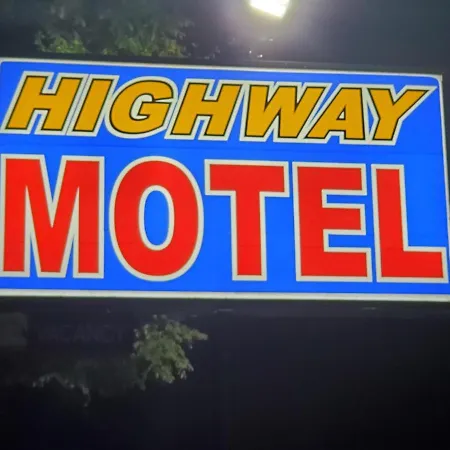 Highway Motel-3