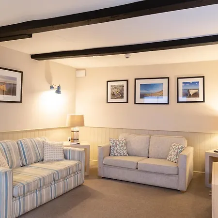 The White Horse Blakeney-2