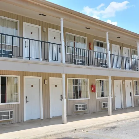 Inn Of Uvalde-2