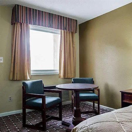 Rodeway Inn-3